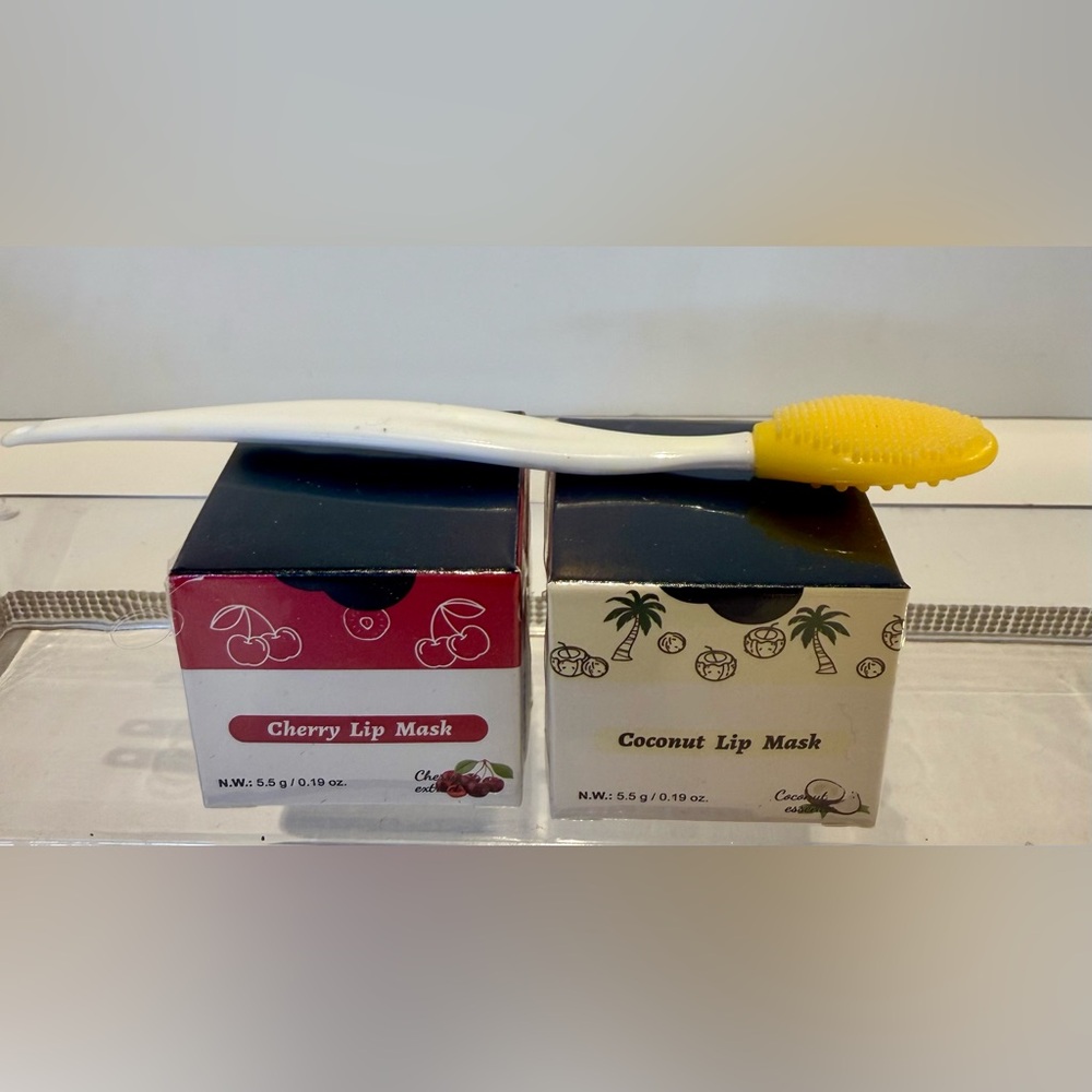 Cherry and Coconut Lip Masks with scrubber